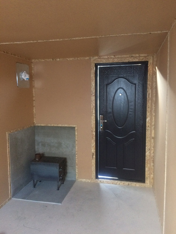 Жилой вагончик с буржуйкой